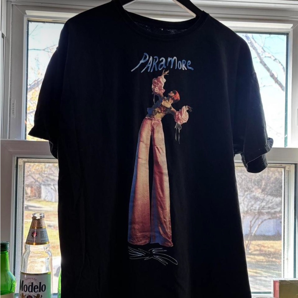 Black Graphic Short Sleeve Tee with Bold Design